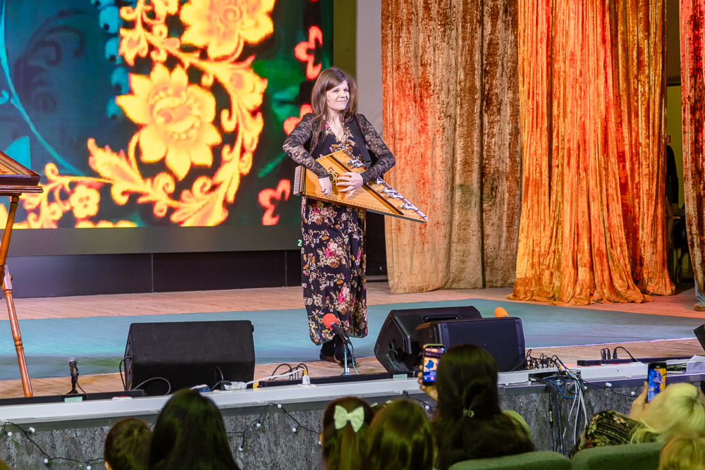 Выставка детско-юношеского рисунка и прикладного творчества «Рождественская звезда»