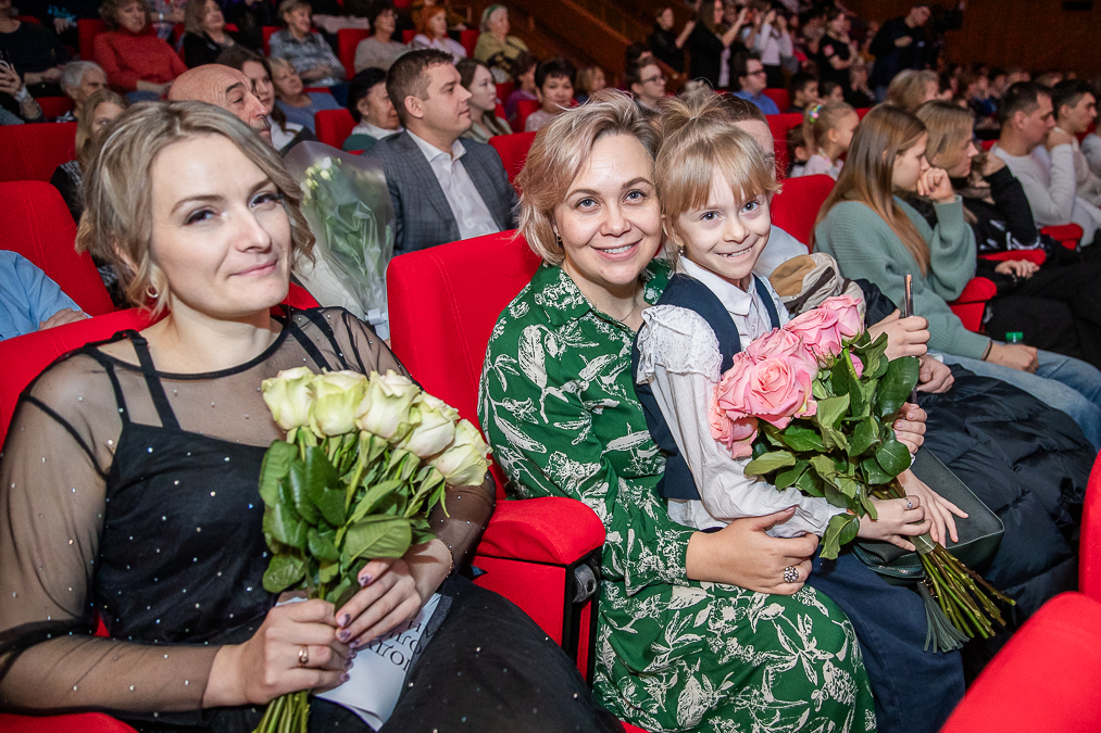 Андрей Иванов вручил медали «Материнская слава» многодетным мамам Одинцовского округа