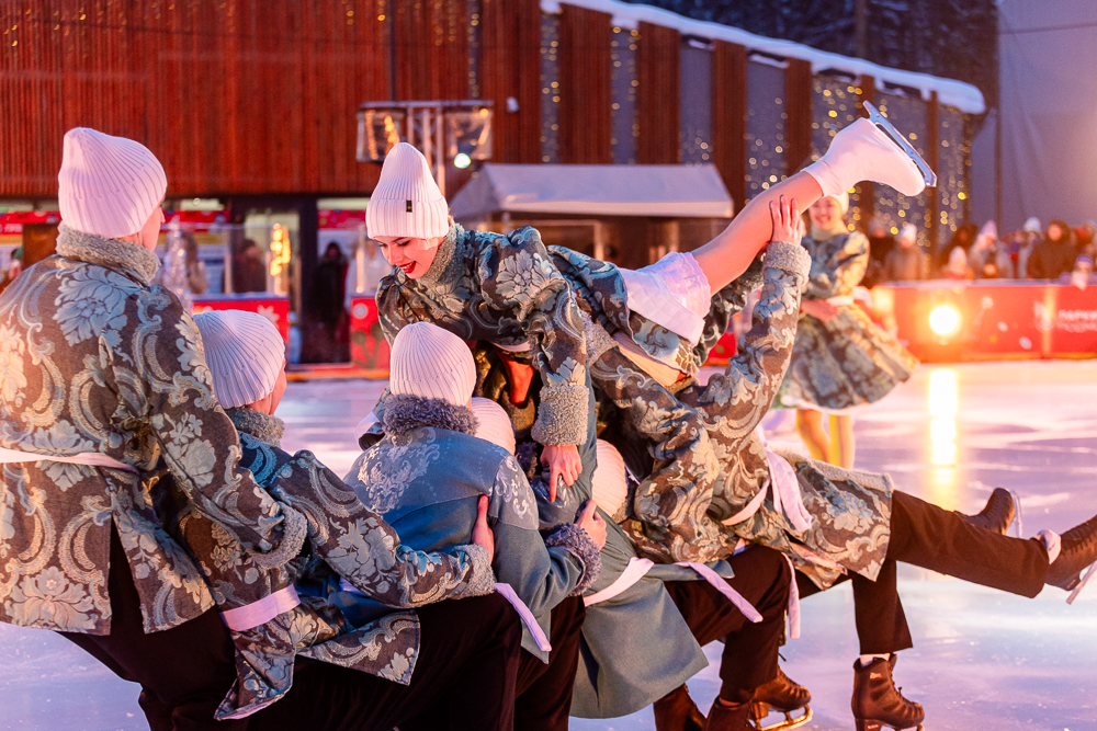 Ледовое шоу «Сказ о Руси» в парке Малевича