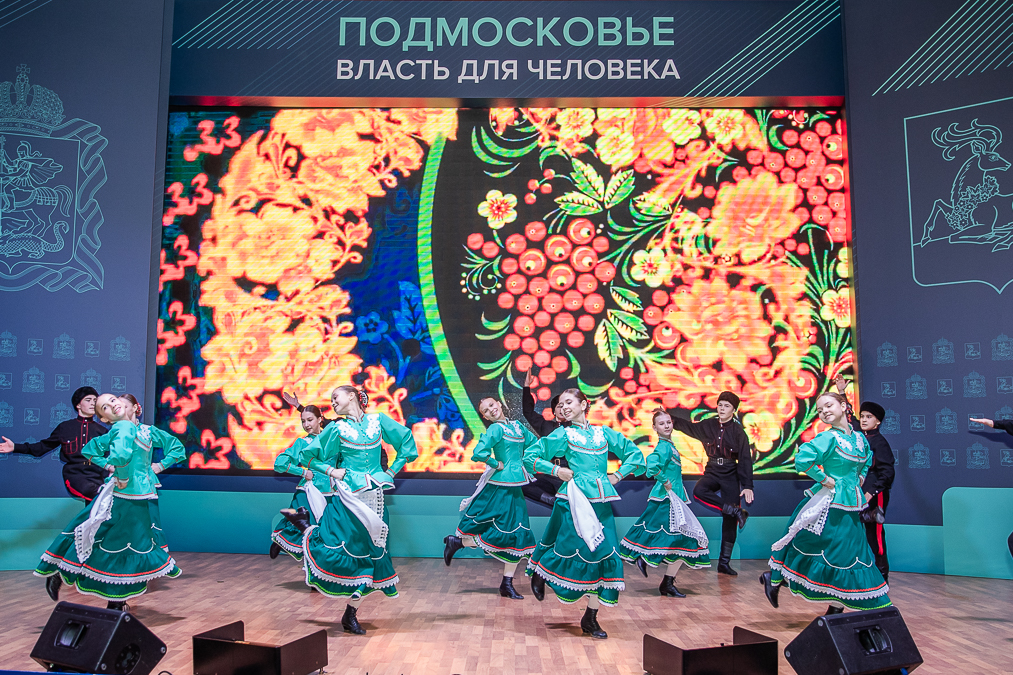 Андрей Иванов вручил медали «Материнская слава» многодетным мамам Одинцовского округа