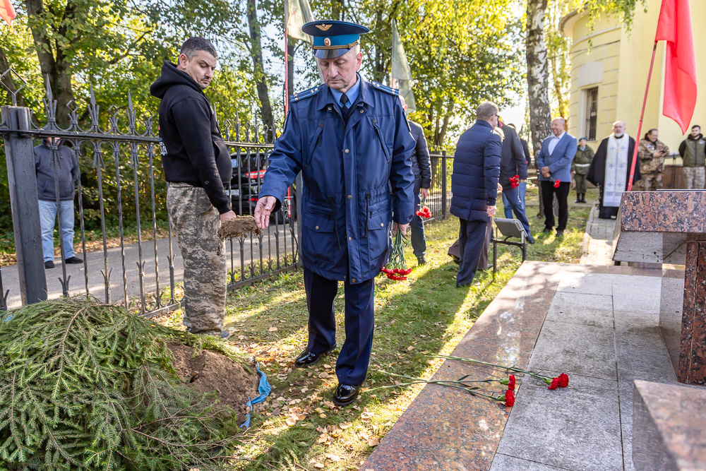 Захоронение на братской могиле в Ершово