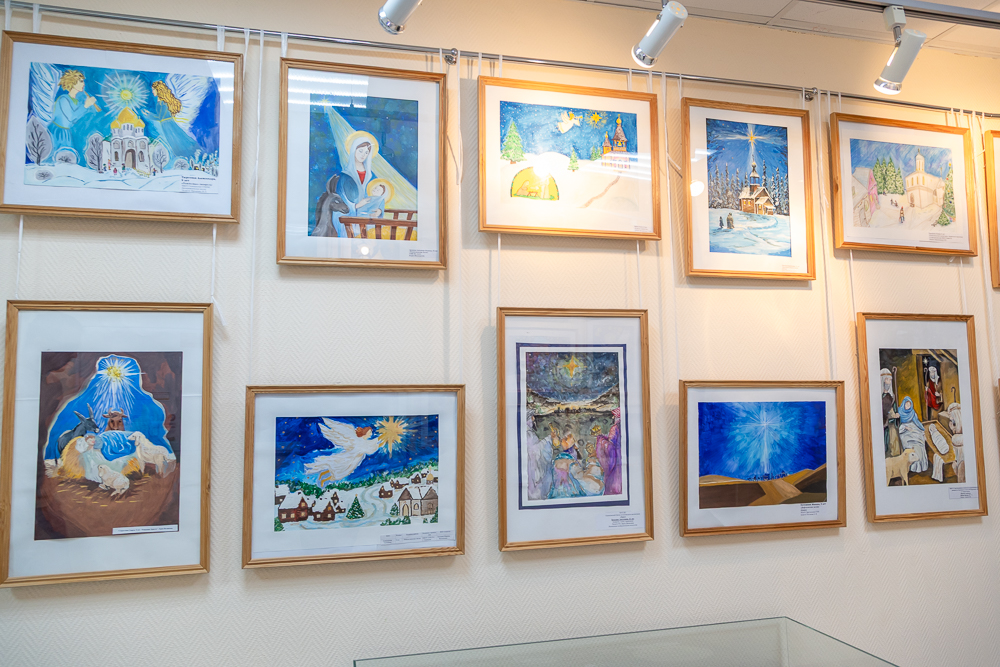 Выставка детско-юношеского рисунка и прикладного творчества «Рождественская звезда»