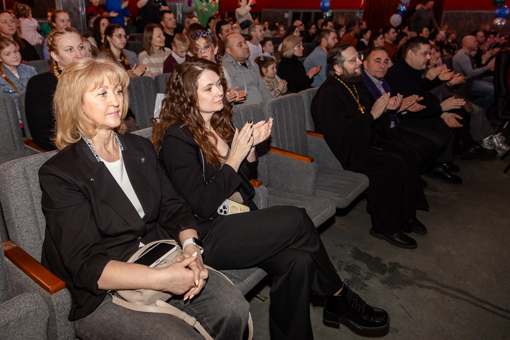 Выставка детско-юношеского рисунка и прикладного творчества «Рождественская звезда»
