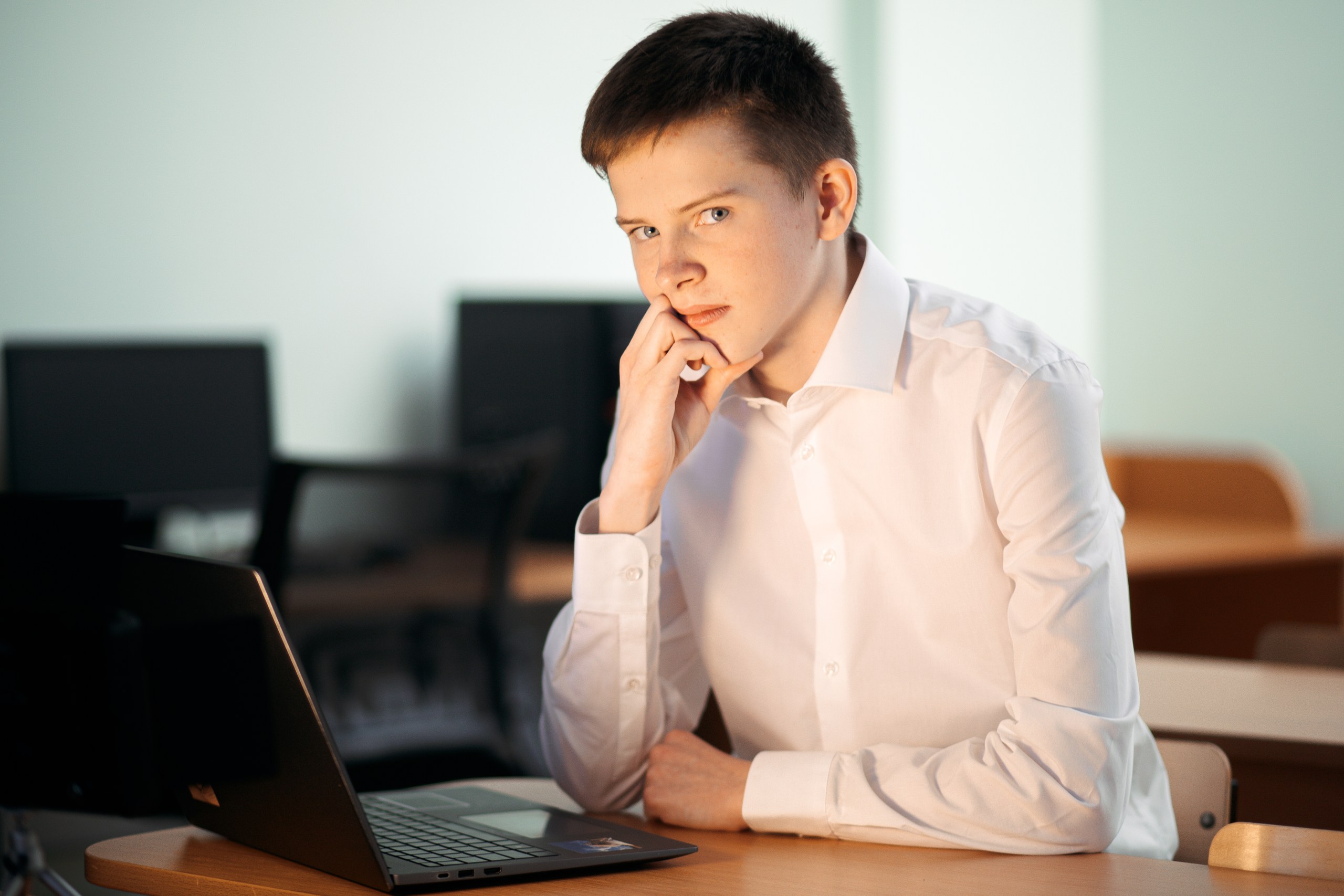 Загадочный ИИ «снимает шляпу»