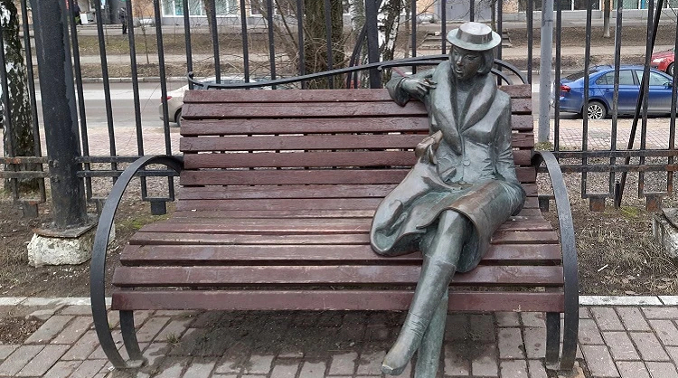 Как «Дама с собачкой» облюбовала одинцовский бульвар