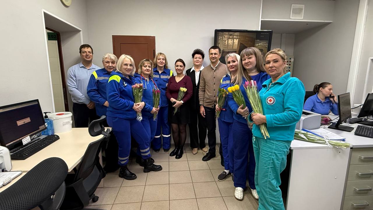 В Одинцово женщин‑медиков поздравили с Международным женским днём