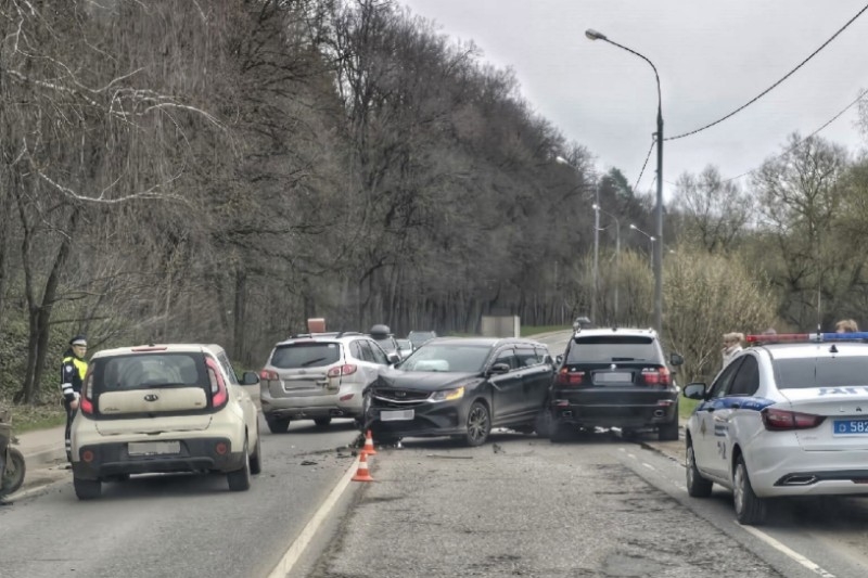 В Одинцовском округе не разъехались джипы-попутчики