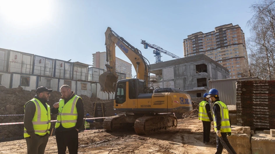 По Народной программе «Единой России» в Одинцово продолжается строительство пристройки к средней школе №9