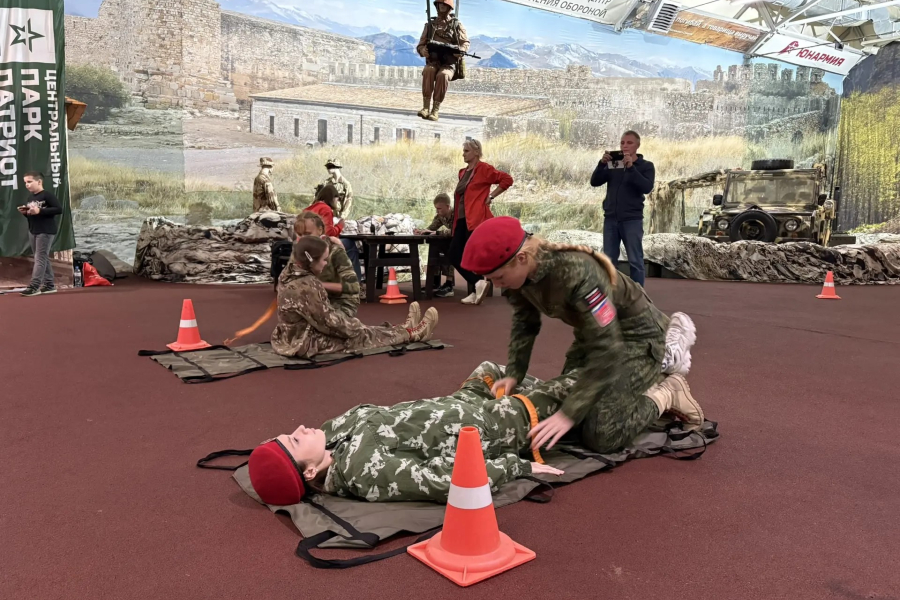 В Одинцовском округе прошла военно‑спортивная игра «Юный страж порядка»