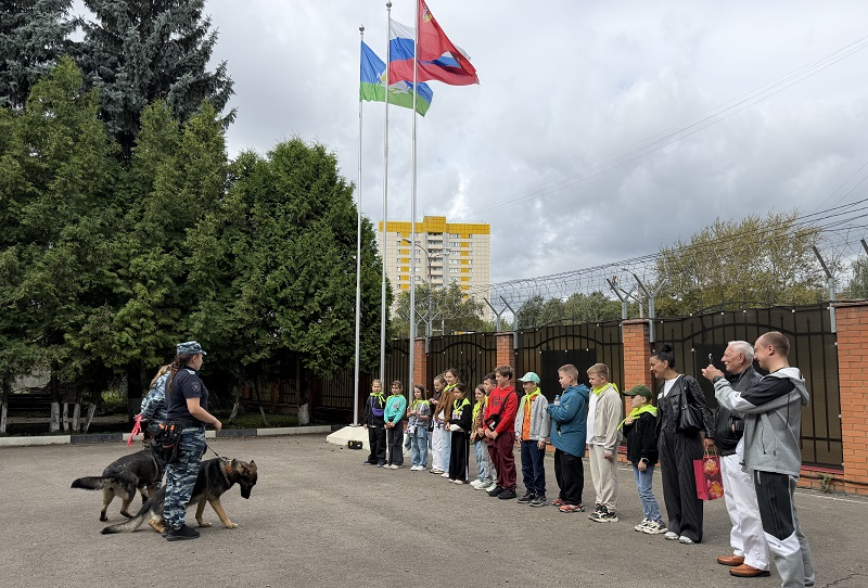 В Одинцово сотрудники полиции присоединились к акции «Поднять флаг!»