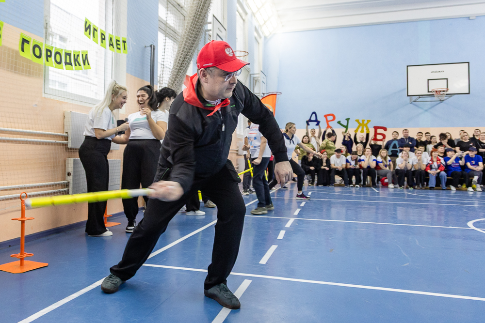 «Играем в городки — сохраняем традиции» в школе «Дружба»