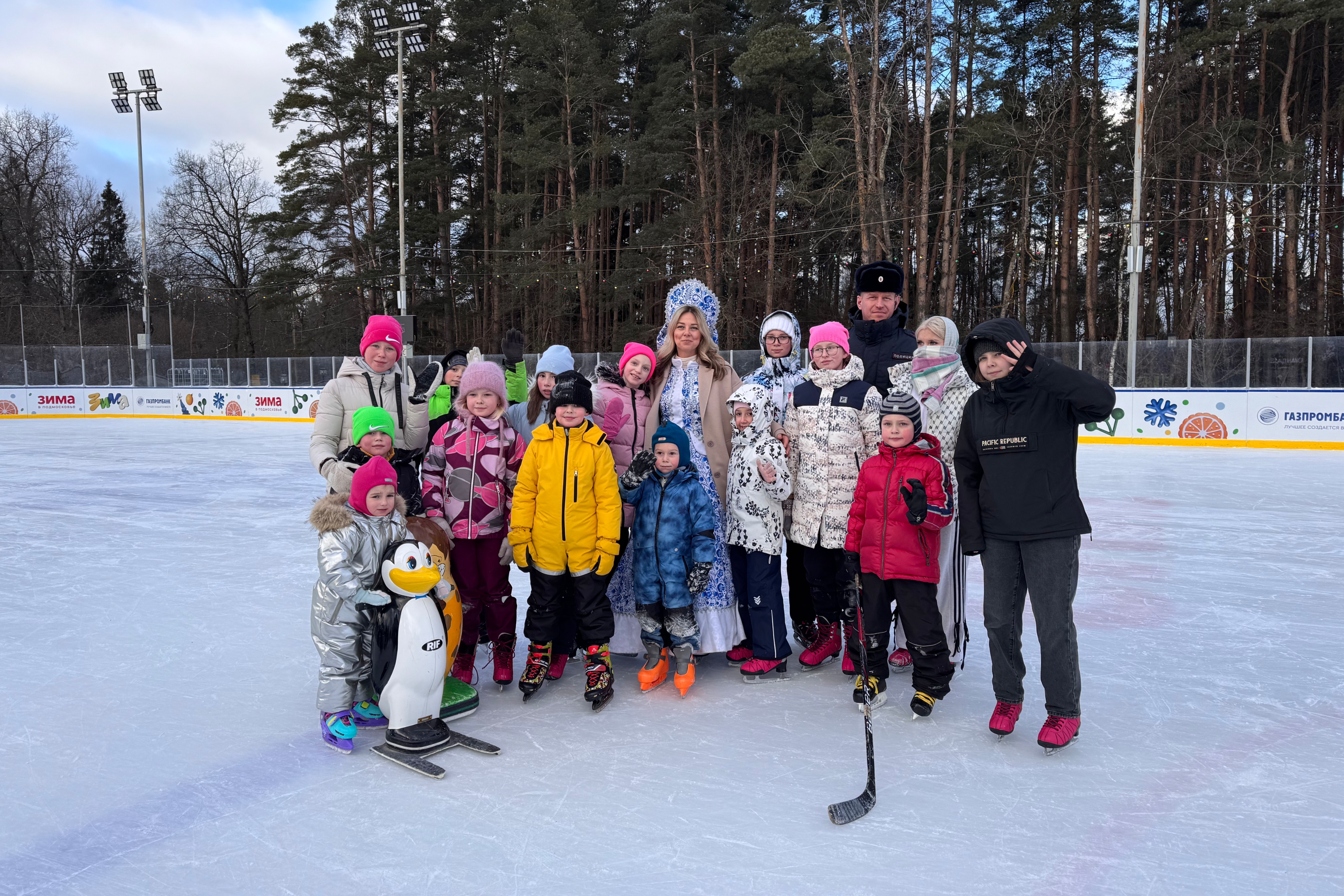 В Одинцово к детям пришёл «Полицейский Дед Мороз»