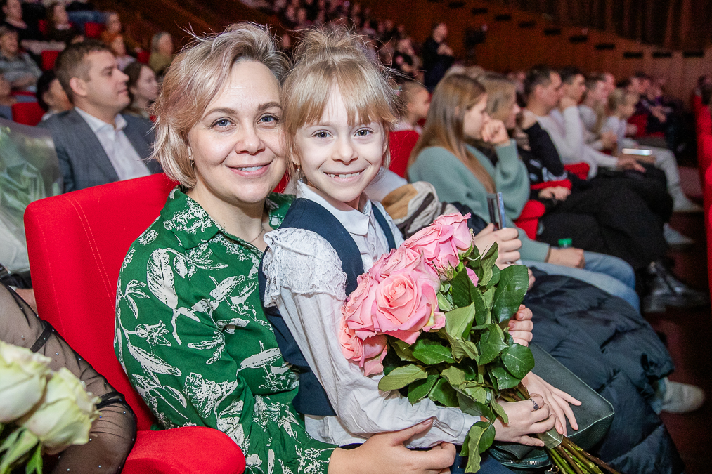 Андрей Иванов вручил медали «Материнская слава» многодетным мамам Одинцовского округа