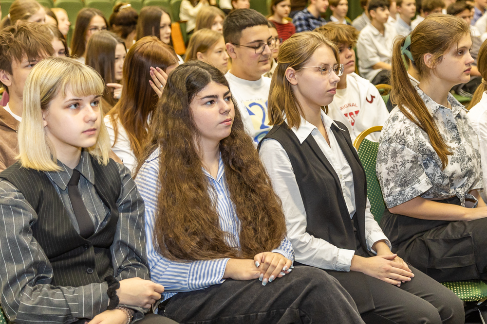 Солнце, ветер и вода — прямые «коллеги» энергетиков