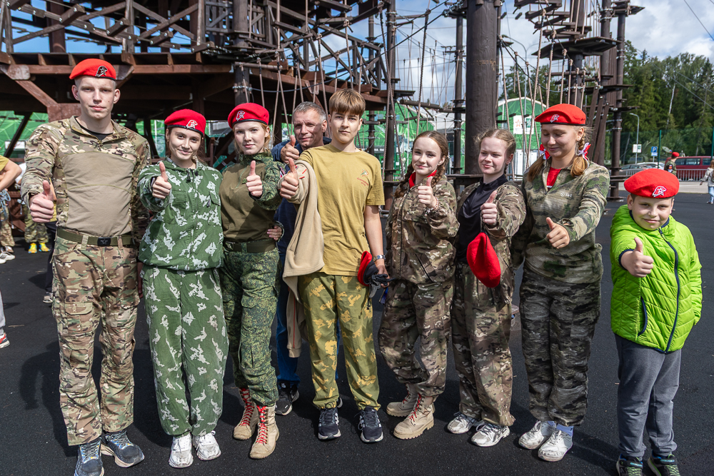Военно-спортивная игра «Юный страж порядка» в парке «Патриот»