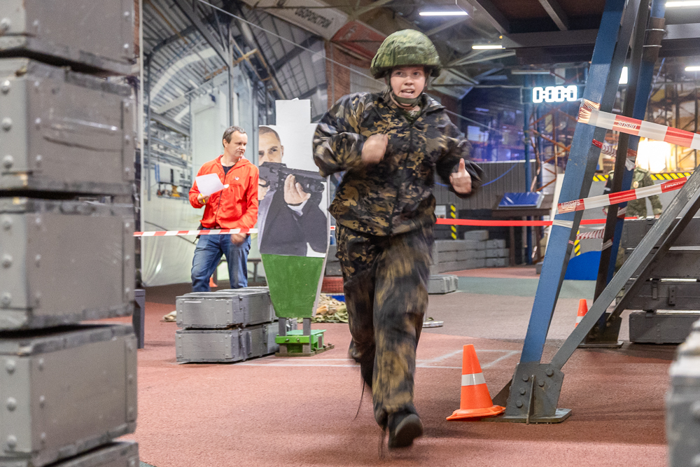 Военно-спортивная игра «Юный страж порядка» в парке «Патриот»