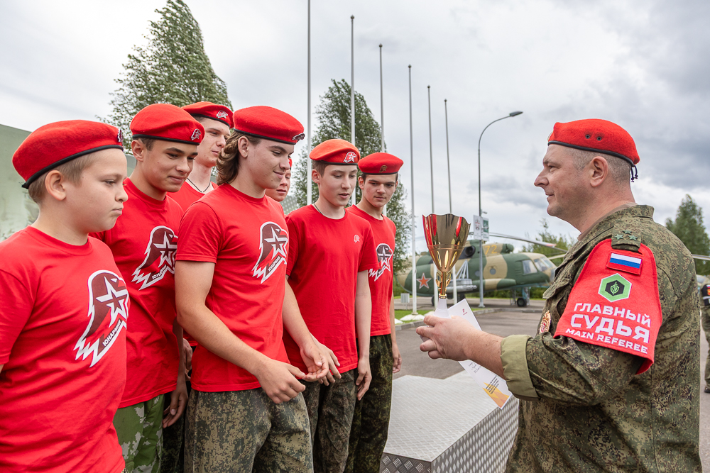 Военно-спортивная игра «Юный страж порядка» в парке «Патриот»