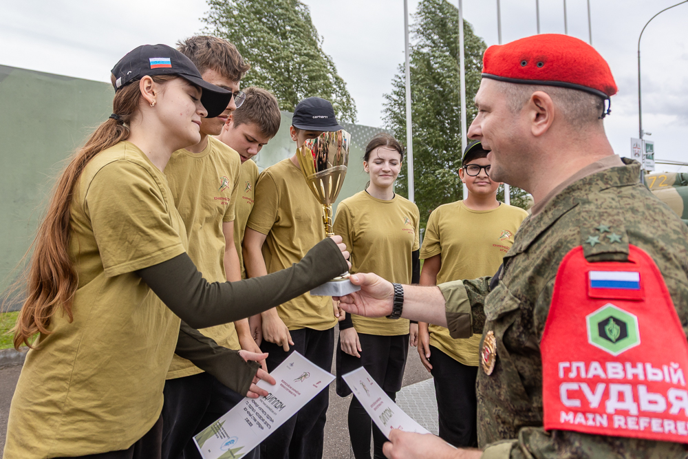 Военно-спортивная игра «Юный страж порядка» в парке «Патриот»