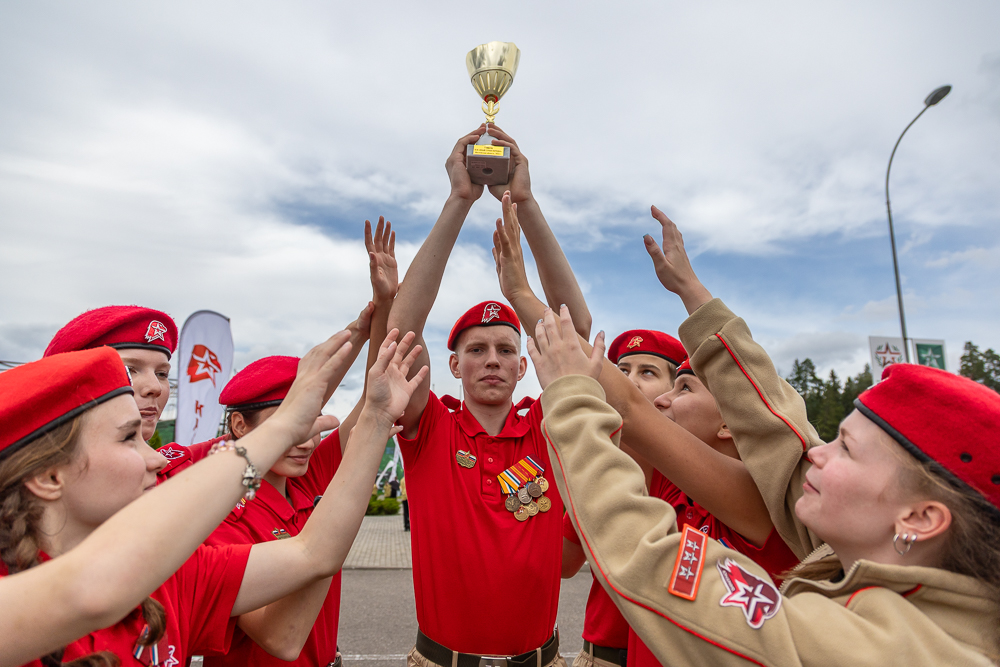 Военно-спортивная игра «Юный страж порядка» в парке «Патриот»