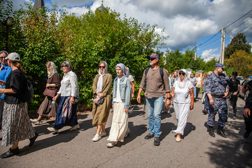 Пешее паломничество по Митрополичьей тропе в Аксиньино