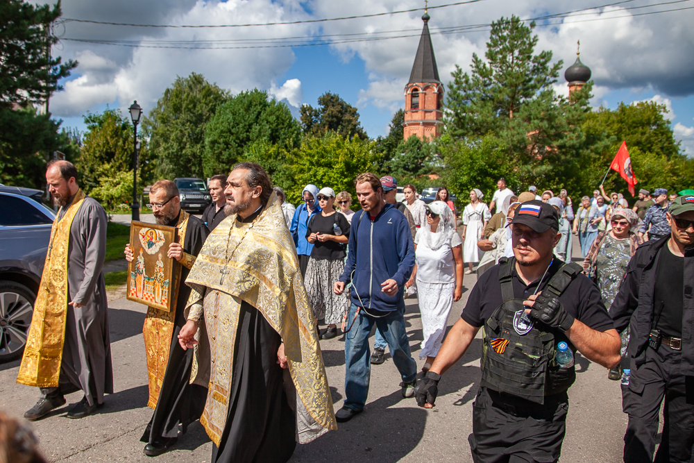 Пешее паломничество по Митрополичьей тропе в Аксиньино