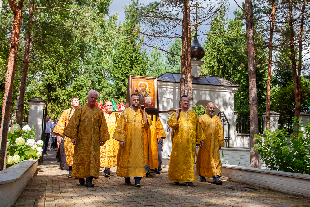 Пешее паломничество по Митрополичьей тропе в Аксиньино