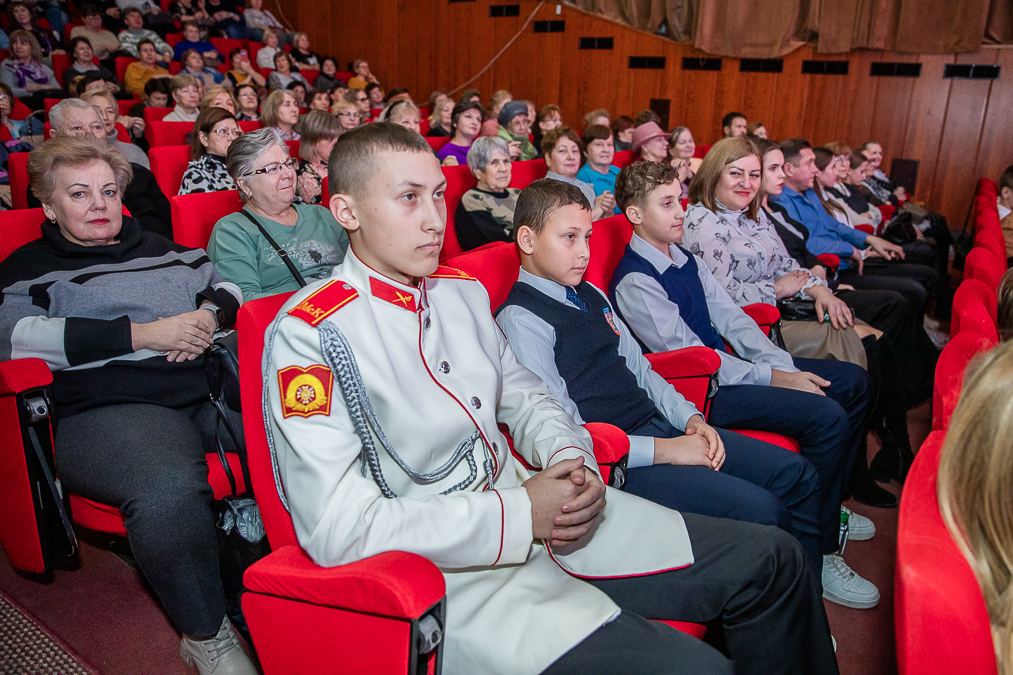 Андрей Иванов вручил медали «Материнская слава» многодетным мамам Одинцовского округа