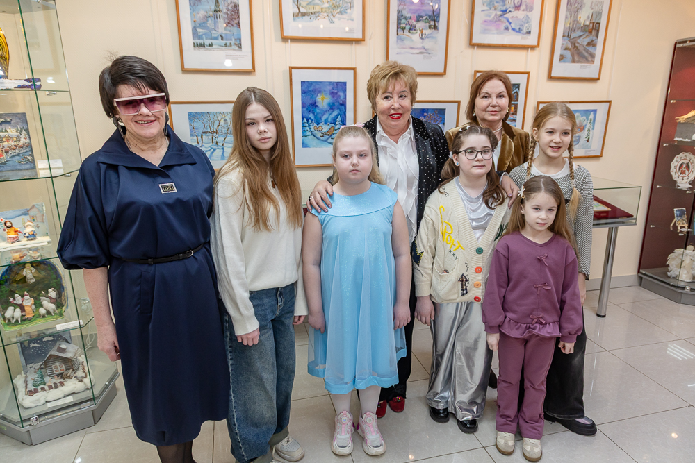 Выставка детско-юношеского рисунка и прикладного творчества «Рождественская звезда»