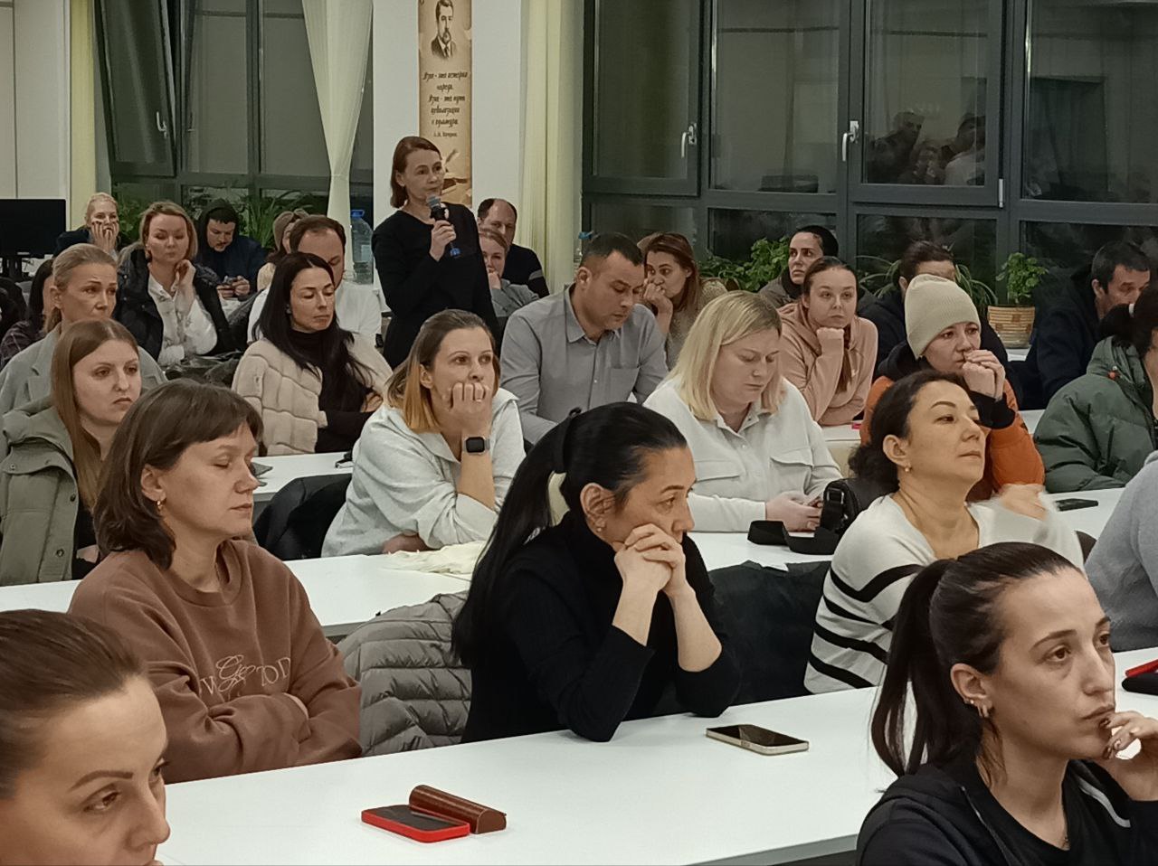 Родители требуют безопасности, но спорят о методах