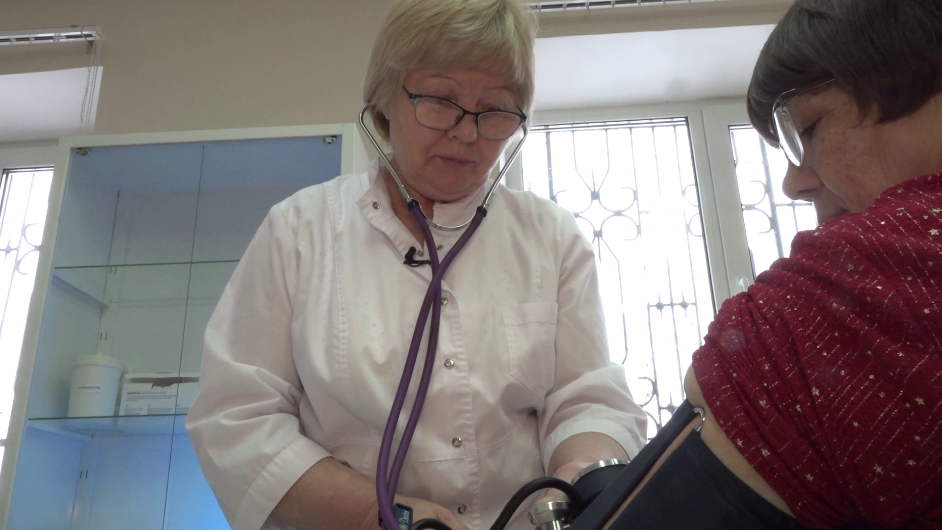 Фельдшер с полувековым стажем