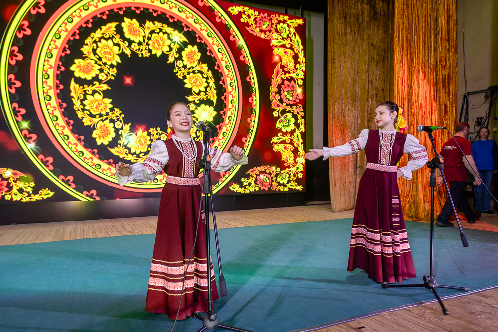 Выставка детско-юношеского рисунка и прикладного творчества «Рождественская звезда»