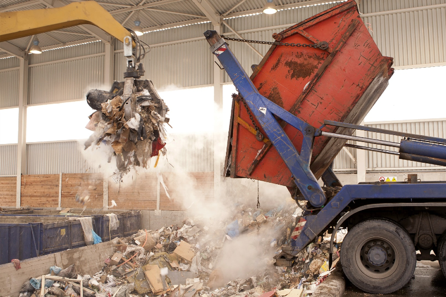 С 1 сентября введены штрафы за нелегальную перевозку строительного мусора