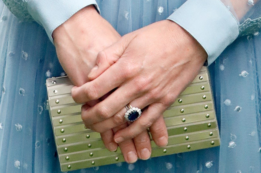 Маникюр на миллион, или Откуда «голые ногти» растут?