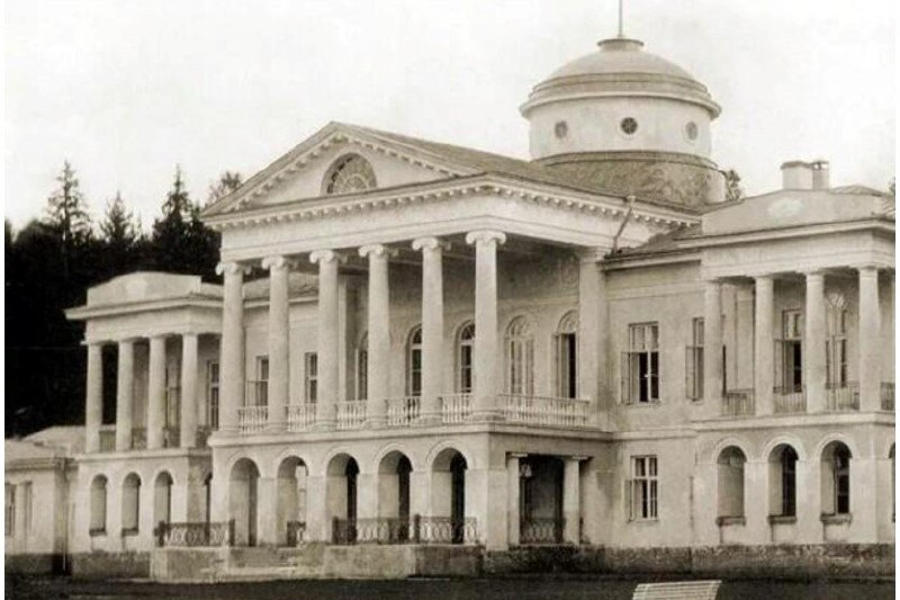 Два имени, две родины и две золотые клетки Максима Горького