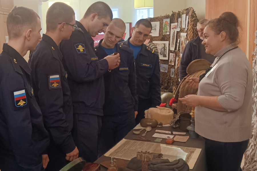 Рубашка из отцовской гимнастёрки...